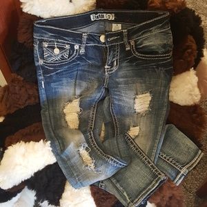 Distressed skinny jeans